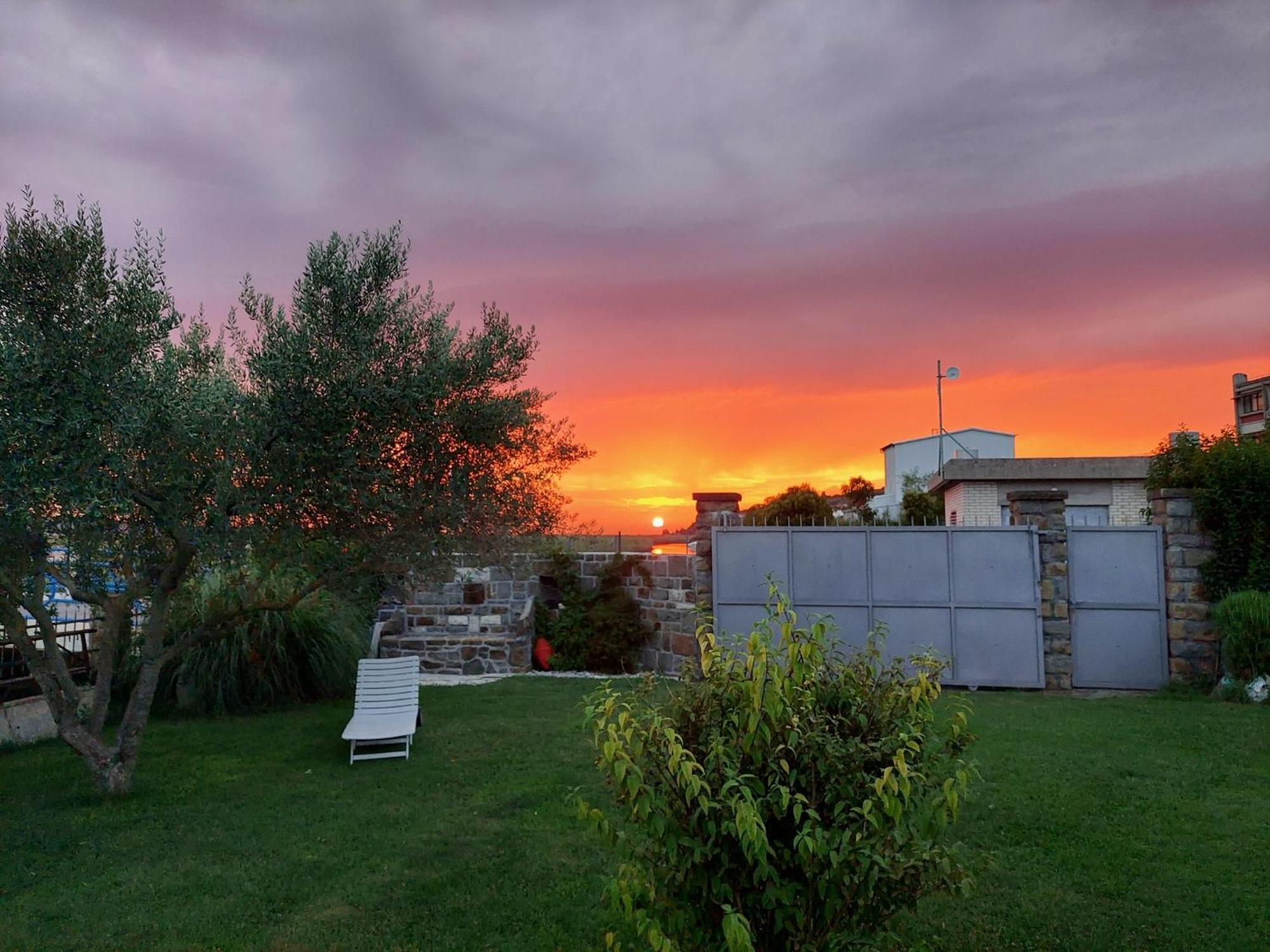 בפורטורוז M&M Sunset Apartments מראה חיצוני תמונה